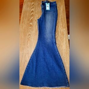 Chelsea and Violet Super Flare Jean's Women's Size-30. New with Tags!!